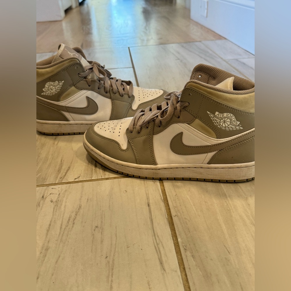 Air Jordan 1 College Gray - Mid